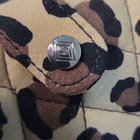 NWT Vera Bradley leopard animal print quilted smartphone Wristlet Wallet iphone - Picture 5 of 11